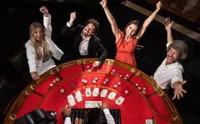 Antarmuka aplikasi mobile bar88 menampilkan slot Aviator, Sweet Bonanza, dan menu pertaruhan olahraga